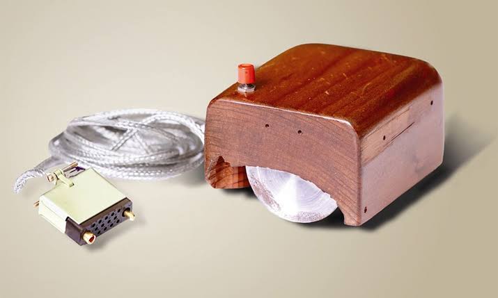 The first mouse,invented in 1964 by Douglas Engelbart, was called the "XY Position Indicator." It earned the nickname "mouse" due to its tail-like cable. Early mice used mechanical balls,prone to dust,later replaced by optical sensors..