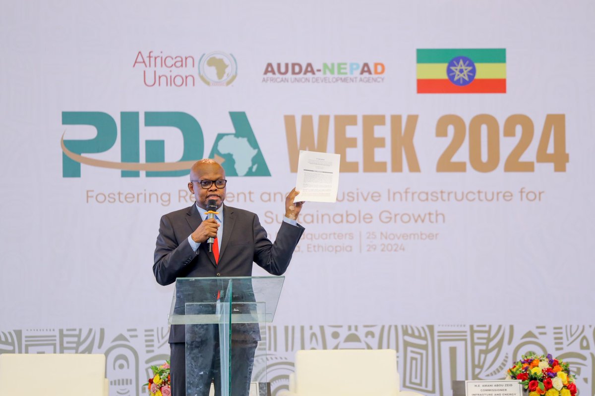 PIDA_Africa's tweet photo. 3/🌍#PIDAWeek2024 key takeaways
💡 Innovative Financing is Crucial
To accelerate infrastructure projects, public-private partnerships, blended finance, &amp; de-risking strategies are essential to boost project bankability &amp;attract private sector investments. #InfrastructureFinancing https://t.co/stkAY9NdHy
