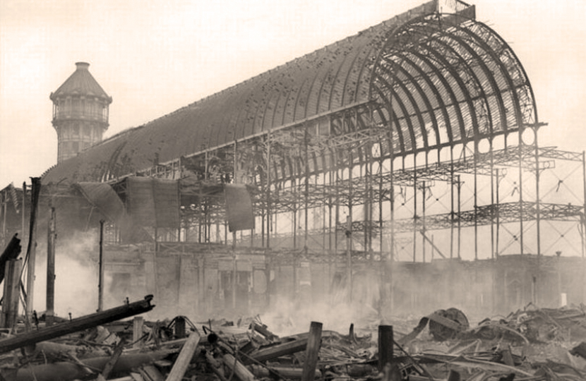 On this day in 1936 the Crystal Palace in south-east London was destroyed by fire. The blaze was so big it could be seen for miles and was watched by an estimated 100,000 people. Read here about the history of the Crystal Palace thehistoryoflondon.co.uk/the-great-exhi…