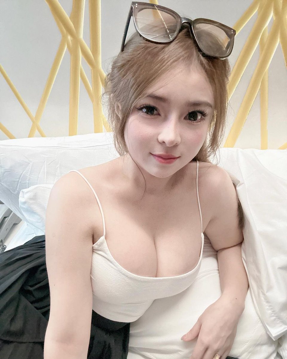 自我介紹一下～   
154公分 45公斤 D罩杯  
興趣是床上做愛❤️
尋找相同愛好的男士一枚  
喜歡微胖的男生 有的+1 https://t.co/WEMLHn7SOe