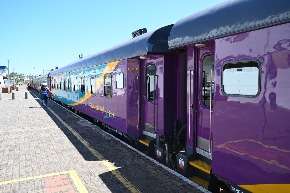 PRASA_Group's tweet photo. Itโs Berlin November Day! ๐๐
The plan is to have โubumnandiโ and the theme is purple ๐๐บ๐พ #BerlinNovember #RailXperience https://t.co/2WaOkRXJSR