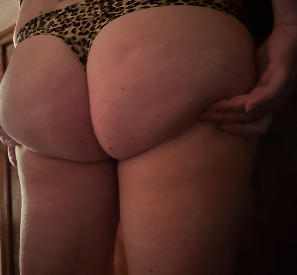 YourMidwestMILF's tweet photo. I’m not sure why I keep getting banned for posting these on the book 😜😈🍑 https://t.co/013irnC30W