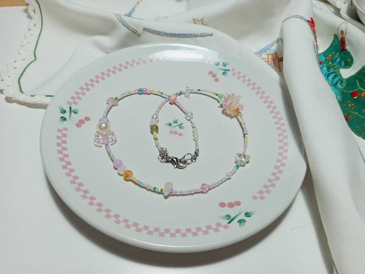 สวัสดีค่า ขอบคุณสำหรับพื้นที่นะคะ beaderfly ค่ะ ร้านเครื่องประดับทำมือจากลูกปัดเล็ก ๆ ตอนนี้มียอดฟอล 6 คนถ้วนค่ะ 55555 ฝากตัวด้วยนะคะ

เรามีสองแนวงานค่ะ ถ้าไม่มินิมอล ใส่ง่าย ๆ ได้ทุกวัน ก็เป็นมินิมาร์ท เล่นหนักจัดเต็มกันไปเลย 🥺