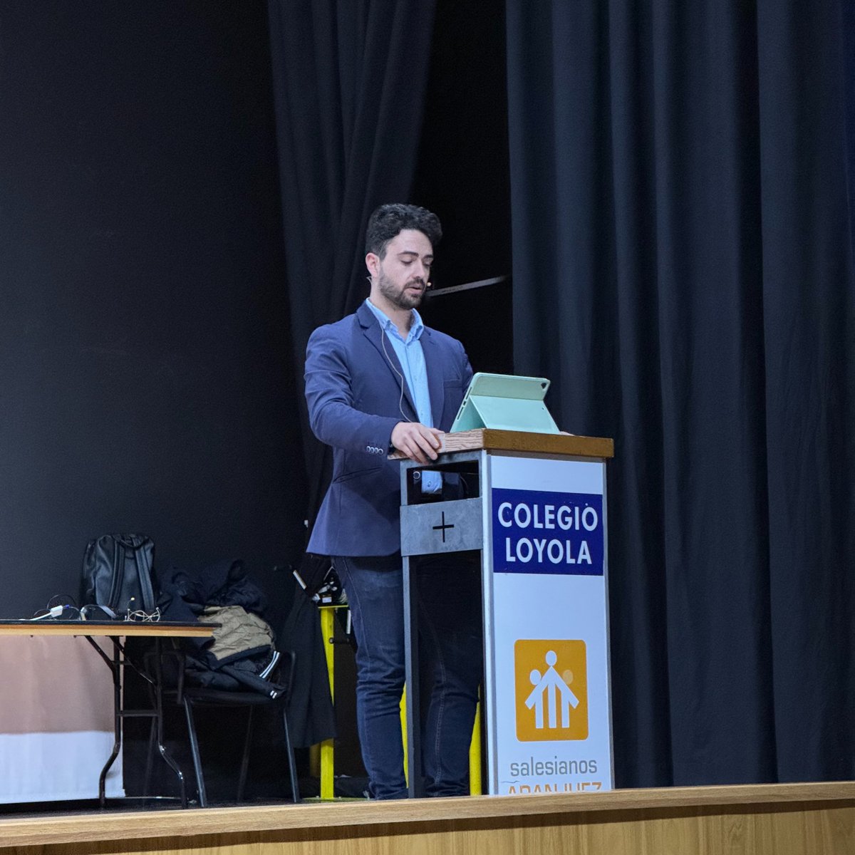 .<a href="/avazpar/">ÁngelesVP</a> presenta el #DevFestAranjuez2024, cuyo objetivo es cubrir de eventos tecnológicos también el Sur de Madrid. 

El concejal delegado de desarrollo tecnológico de Aranjuez, David Esteban Fernández, destaca la importancia de este evento para empresas e instituciones.