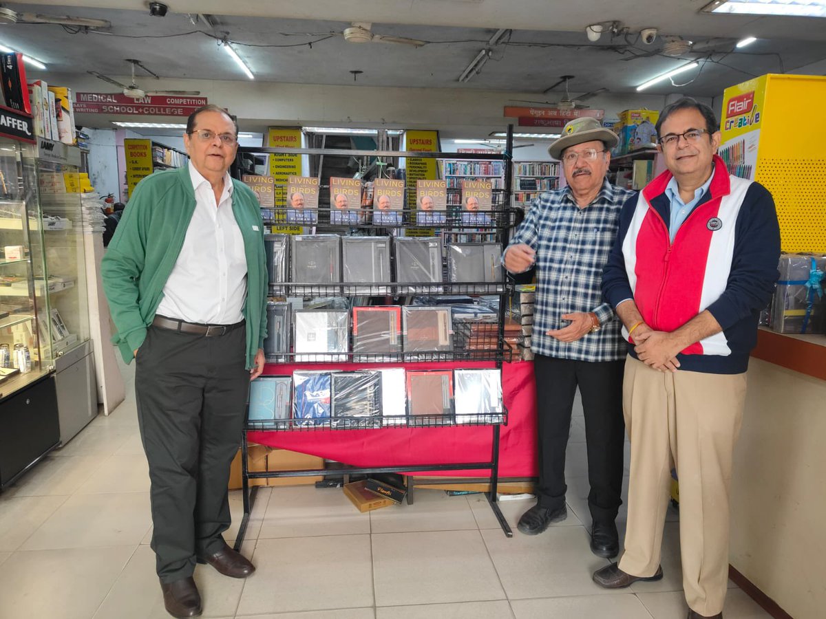 Indianpittabook's tweet photo. Asad Rahmani with Chander Prakash the owner of Lucknow’s legendary Universal Bookshop “A great moment spent with the Author  Mr Asad Rahmani - one of India’s Greatest Ornithologist and the Longest serving Director of the Bombay Natural History Society (BNHS)”. https://t.co/pBSEszc6Cg