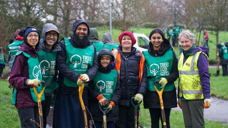 Your Croydon (@yourcroydon) on Twitter photo Join <a href="/TreesforCities/">Trees for Cities</a> for a tree planting day🌱
Today - Ashburton Playing Fields - 10am-3pm
With live music and face painting, this free family friendly event is open to all, and all tools & equipment will be provided 👨👩👦👦🧒🖌️🎶
Find out more: treesforcities.org/ashburton-play… Join <a href="/TreesforCities/">Trees for Cities</a> for a tree planting day🌱
Today - Ashburton Playing Fields - 10am-3pm
With live music and face painting, this free family friendly event is open to all, and all tools & equipment will be provided 👨👩👦👦🧒🖌️🎶
Find out more: treesforcities.org/ashburton-play…