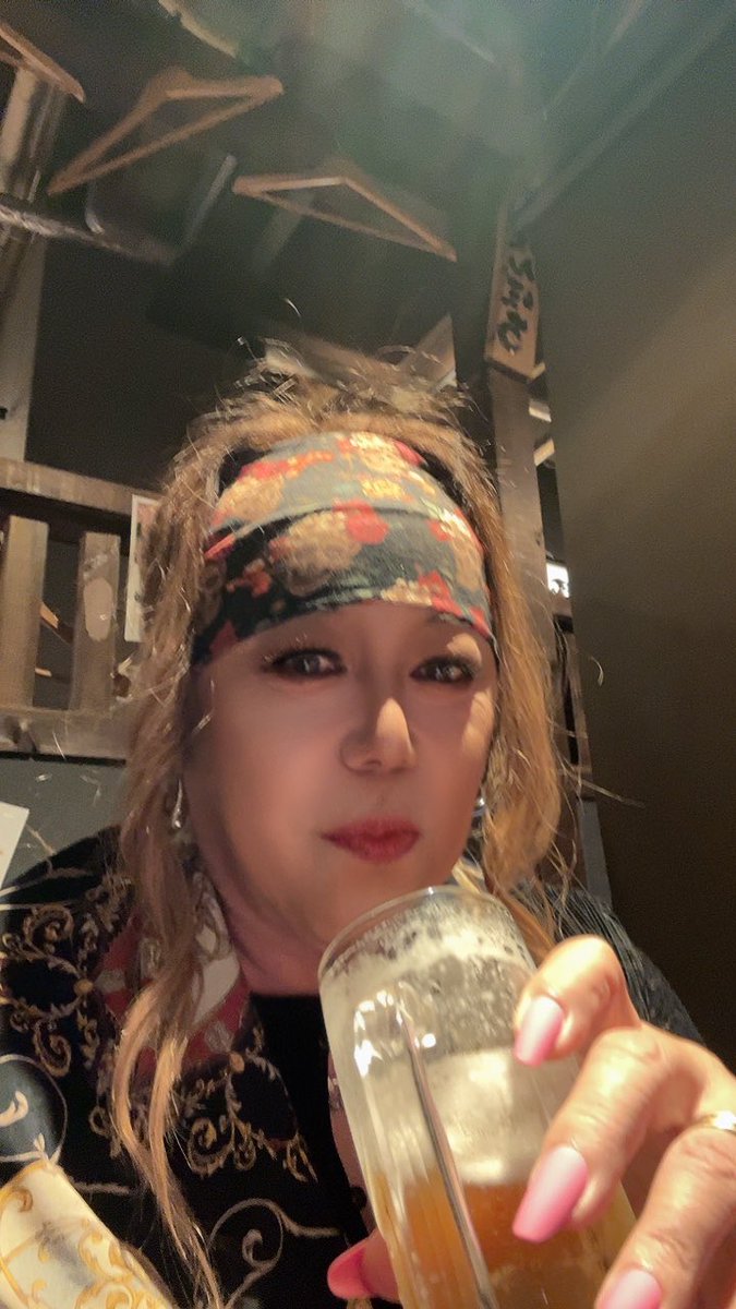 MTFnatuki's tweet photo. ビール🍺飲みたいなぁ〜
一緒に呑むか?💦
#札幌女装
#熟女装
#トランスジェンダー
#女装男子
#ladyboy
#crossdresser
#shemail https://t.co/mibFJPuEmU