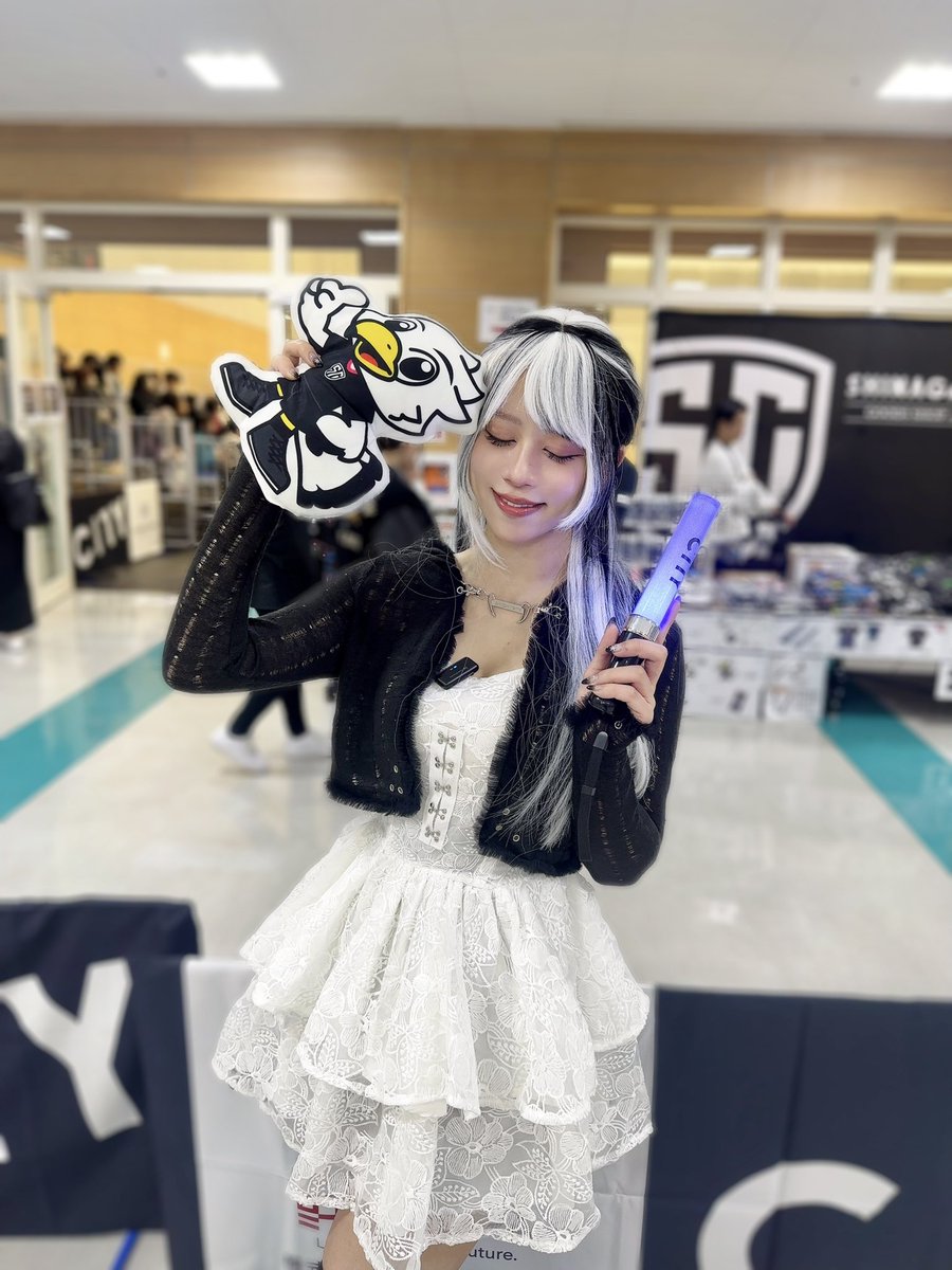 無事、試合が終了しました⚽️
惜しかったけど、ラスト1点取れたの熱かった🔥

初めて試合を観に来てくれた子や
シーナくんぬいぐるみお揃いで買ってくれた子もいて嬉しかったよ〜ありがとう💕

CITYグッズ、全部センスいい🫶
アパレルも着たい！！

#しながわシティ