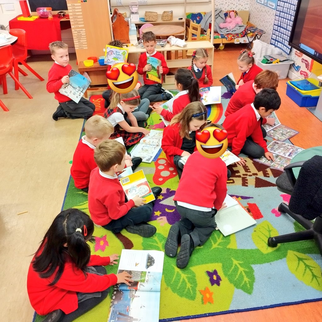 P1/2 enjoyed listening to and exploring lots of Scottish stories and authors as part of the St Andrew's Day reading challenge. We even learned lots of new Scots words along the way 🏴󠁧󠁢󠁳󠁣󠁴󠁿📚