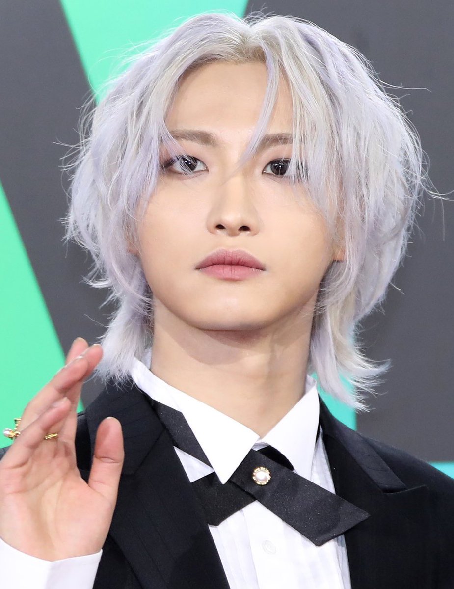 guys what the fcuck oh my god he??? he dyed his hair???? for the first time in two years???? i can’t believe we have long hair haIazia secnghwx omg i’m gonna pass out