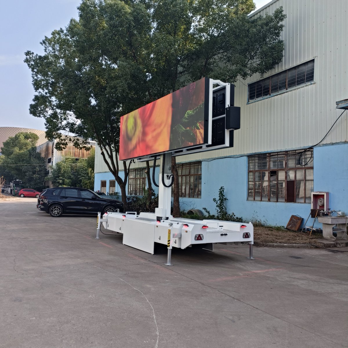 Wendy15409507's tweet image. 16sqm new client customized mobile LED trailers,bright white color,with high brightness High refresh led screen,take you an different visual enjoyment.
 #LEDTrailers EventTech #OutdoorAdvertising #leddisplay #LiveEvent #Digitaladvertising  #mobilescreen#AudioVisual #LEDVideoWalls
