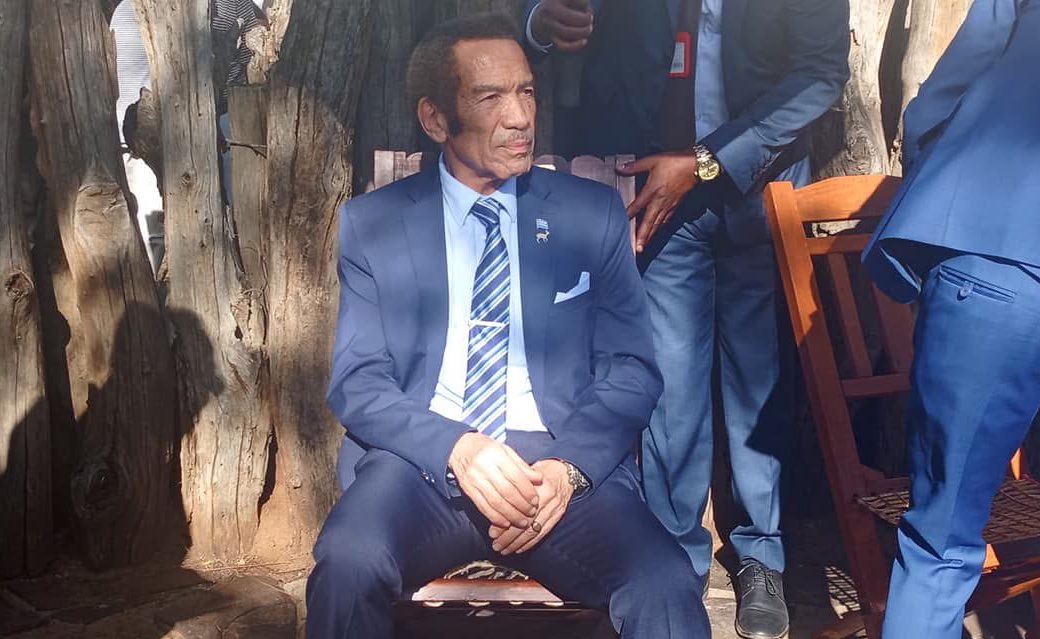 PublicIntrestBW's tweet image. Kgosi Khama IV officially takes his seat in the Ba ga Mmangwato kgotla.