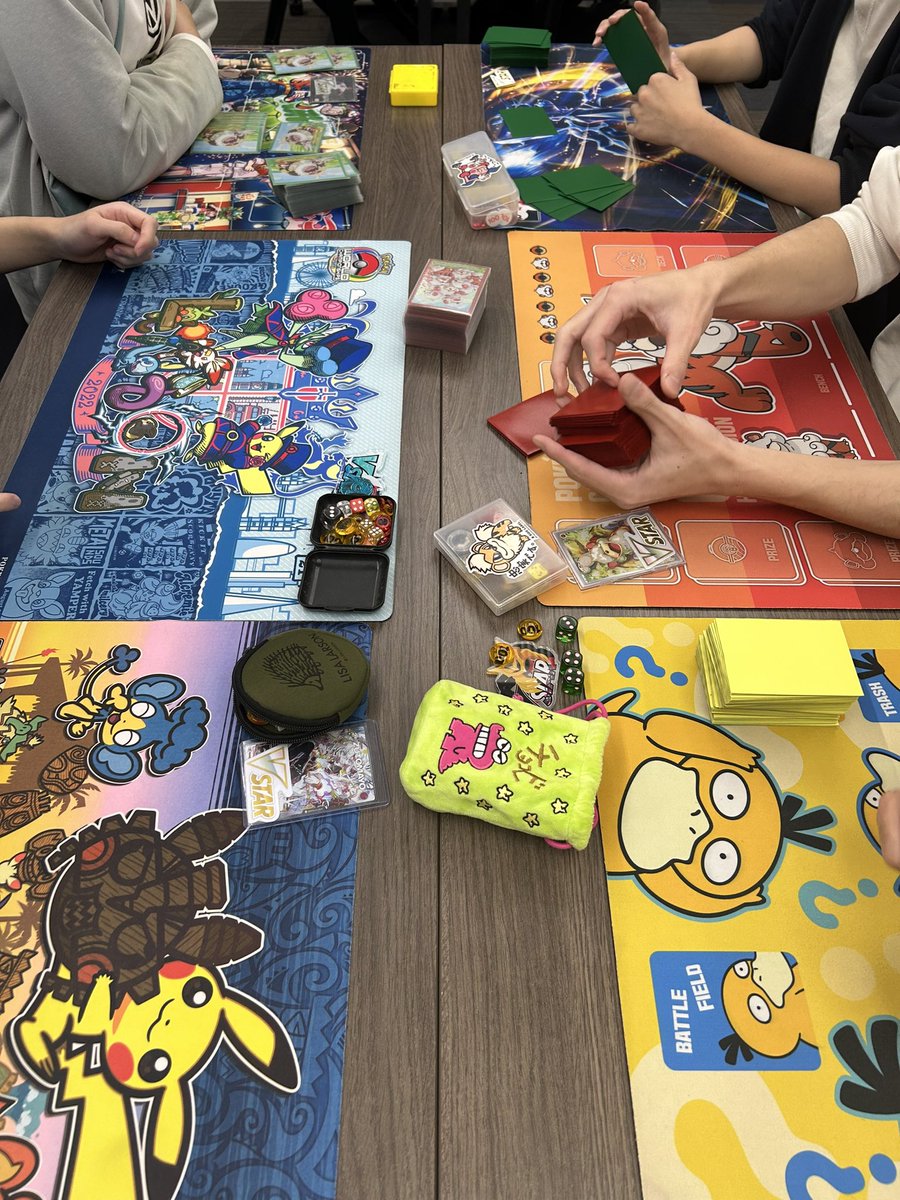 bukuro_PokeCS's tweet photo. 第11回ポケカいけぶくろCS全日程が終了しました。

〜結果発表〜(チーム)
優勝:新3人
準優勝:カッタバトラーズ
ベ4:チームメンコ
ベ4:チームEZ

ご参加いただいた皆様ありがとうございました！

#ポケカいけぶくろCS 
#ポケカ自主大会まとめ　
#ポケモンカード　
#ポケカ https://t.co/yoeVUr5woU