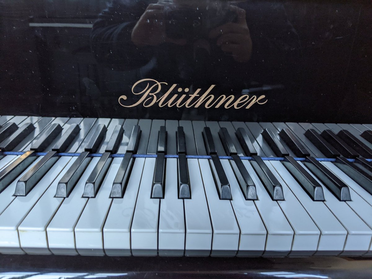 pianotunermjr's tweet image. 🎵 🎶 🎹 Playing the Bluthner Grand Piano dating from 1989 after tuning at Wolverhampton Grammar School 🎵 🎶 🎹 
 
matthewjamesrichards.co.uk

#pianotuners 
#bluthner #grandpiano #music #wolverhampton #piano #pianist #pianotuner #pianotuning #Mendelssohn #school