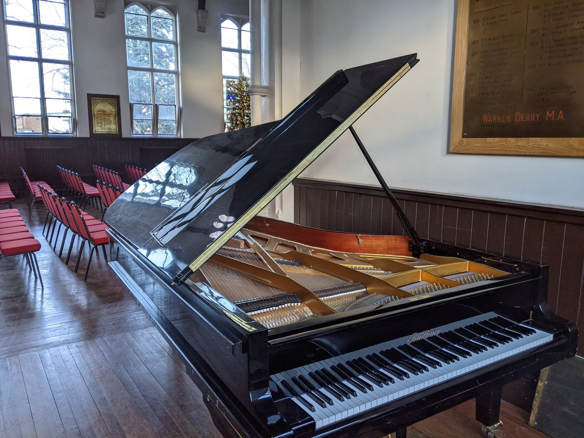pianotunermjr's tweet image. 🎵 🎶 🎹 Playing the Bluthner Grand Piano dating from 1989 after tuning at Wolverhampton Grammar School 🎵 🎶 🎹 
 
matthewjamesrichards.co.uk

#pianotuners 
#bluthner #grandpiano #music #wolverhampton #piano #pianist #pianotuner #pianotuning #Mendelssohn #school