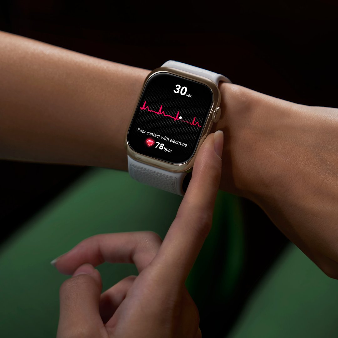 HuaweiArabia's tweet photo. Your health, simplified. With #HUAWEIWATCHD2’s Health Glance, you can browse 9 key indicators in seconds.

صحتك، بشكل مبسط. مع ميزة Health Glance في #HUAWEIWATCHD2، يمكنك استعراض 9 مؤشرات رئيسية في ثوانٍ معدودة.
#HealthForward https://t.co/FSTmA6MK2D