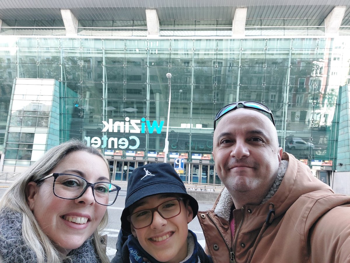 En la Inter de <a href="/redbullbatalla/">Red Bull Batalla</a> aventureros, ¡¡¡ VAMOOOOS <a href="/chutyvk/">Chuty</a> ¡¡¡ 
<a href="/legolas688/">Angel Suarez Peña</a> <a href="/SilviaArenas1/">Silvia Arenas</a> <a href="/NereaMuro/">Nerea Muro</a> <a href="/redbull/">Red Bull</a> <a href="/redbullESP/">Red Bull España</a> @WiZinkCenter #chuty #RedBullBatalla #internacionalredbull #freestyle #Madrid