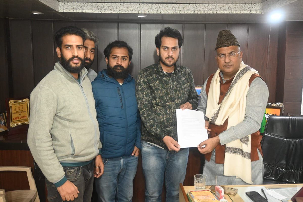 GulamAliKhatana's tweet photo. Deputation of Akhil Bharatiya Vidyarthi Parishad (ABVP) J&amp;K called on me at #Jammu. https://t.co/KgJO94hv9B