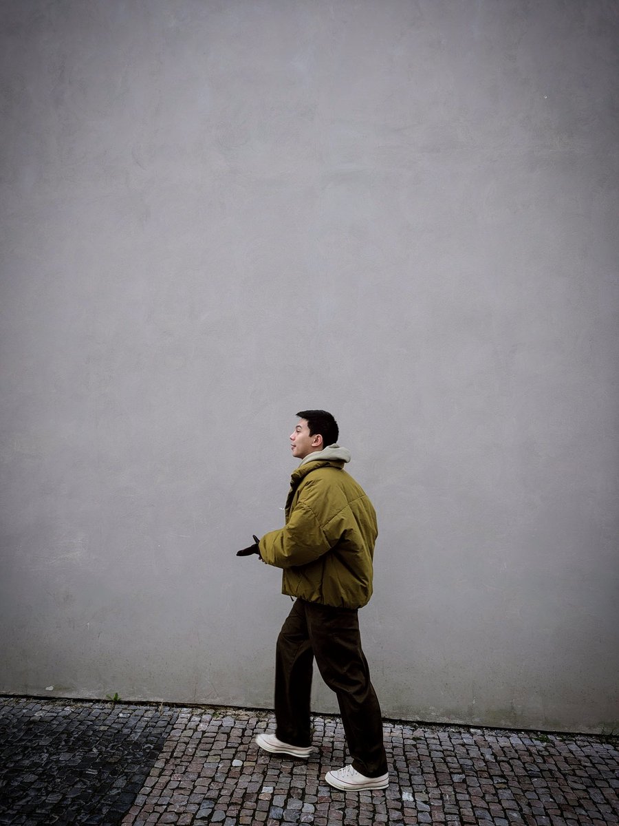PotchieGum's tweet photo. Czech'in out the city of Prague 🇨🇿♥️ https://t.co/KgnIjq5KS2