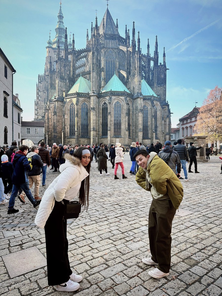 PotchieGum's tweet photo. Czech'in out the city of Prague 🇨🇿♥️ https://t.co/KgnIjq5KS2