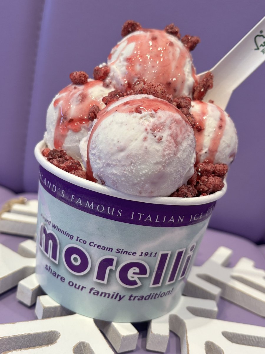 Morelli's Ice Cream (@morelli_1911) on Twitter photo Red Velvet Crumble is already becoming a Festive Favourite. Available at Morelli Scoop Counters this weekend 🎄 Red Velvet Crumble is already becoming a Festive Favourite. Available at Morelli Scoop Counters this weekend 🎄