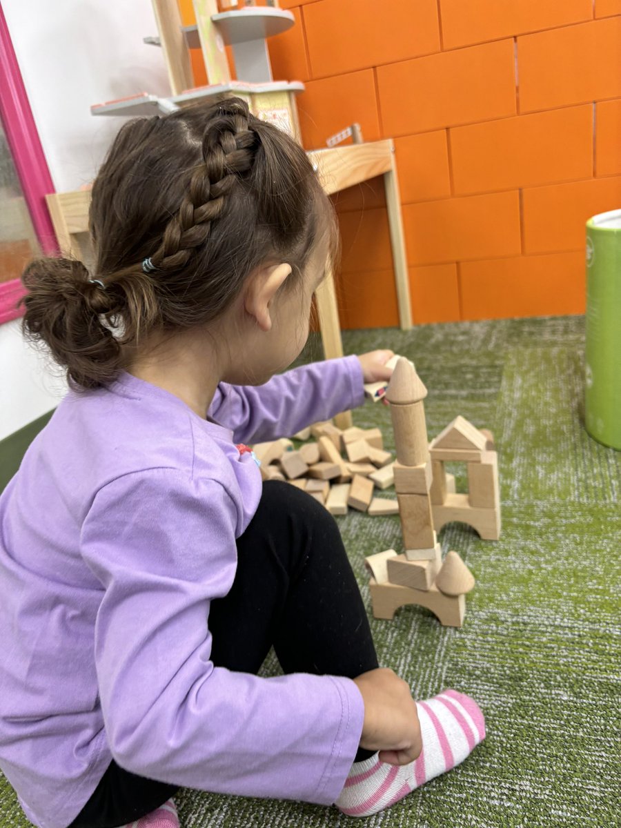 mholl237art's tweet image. The tiniest spaceship builder! 🌌🚀 Her imagination knows no bounds as she constructs her very own fleet. #FutureAstronaut #TinyBuilder #SpaceExplorer