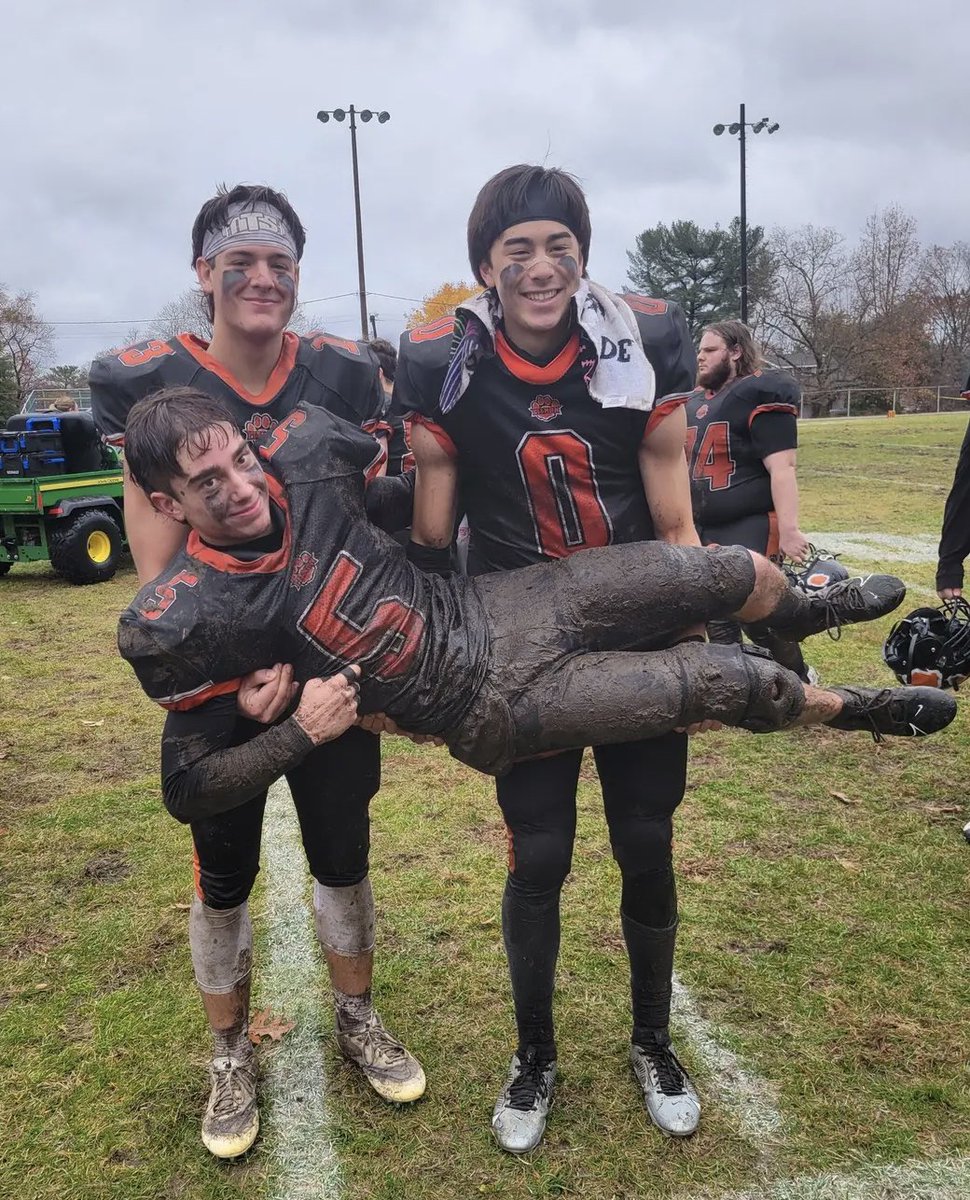 NickyWatson27's tweet photo. 🦃Thanksgiving game rivalry WIN
🏆Division Champs
🏈“one of the best seasons in school history”
Thank you to my coaches for believing in me &amp; my teammates for an incredible first/last season #PantherPride
@Pitman_Football @JohnWiseburn @dannyypowell14 @Coach_Rizz76 @CoachHopely https://t.co/mmptvurjzh