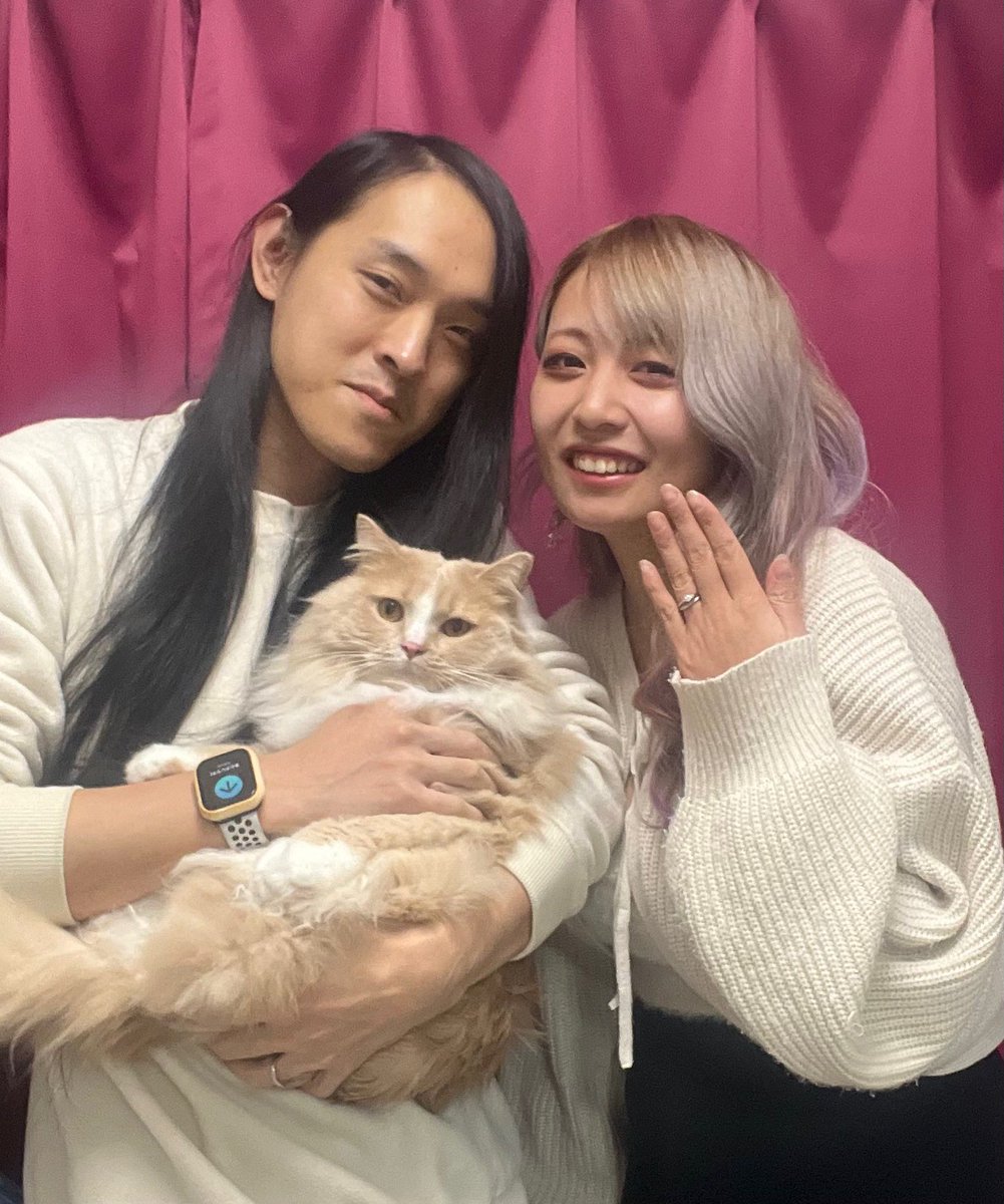 Yu_AC_vo's tweet photo. 本日はLIVE labo YOYOGI
20周年　10万秒ライブ
ご来場頂きありがとうございました！！！

めちゃくちゃめでたい節目の日に
トリ前任せてもらいました！

そしてそんな日に

大変私事ですが、本日

かねてよりお付き合いしてましたTomoki(@b_tomoki )
と入籍致しました。

これからもよろしくね！ https://t.co/PoutBFIPi5