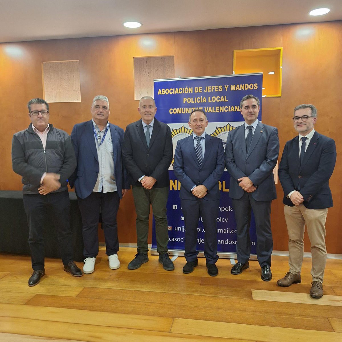 AJMPLCVUNIJEMPOL® tweet media