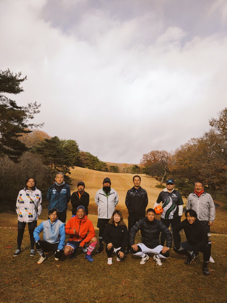 aracofc's tweet photo. シニアチャンピオンシップ2024
#じーちゃん
#那須国際カントリークラブ

今日は団体戦
2チームに分かれて、3マッチのマッチプレー
前半8ホールはフォアボール
後半10ホールはフォアサム

寒さを吹き飛ばすアツい対決を制したのはAチーム🏆

明日は個人戦
https://t.co/zmjCZfnVYG

今シニアがアツい🔥 https://t.co/lW8b4MT0QQ