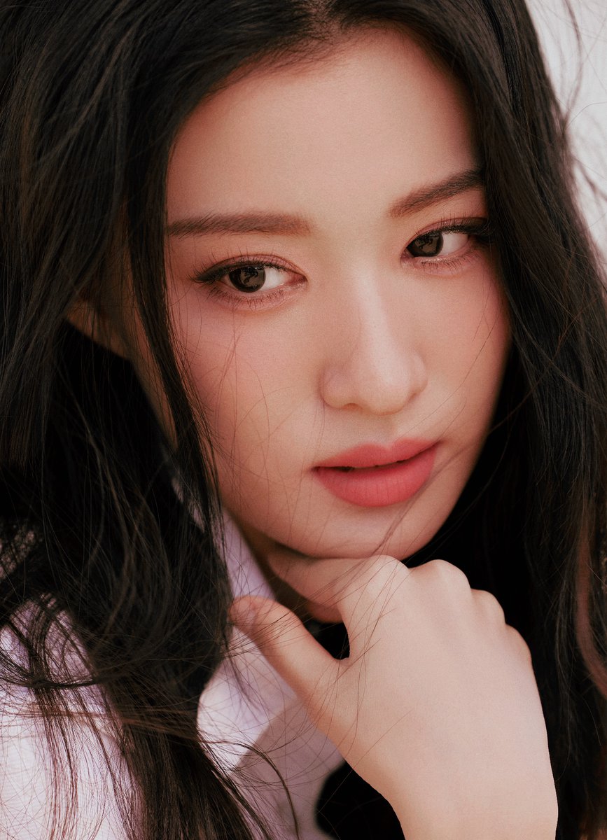 dramapotatoe's tweet photo. #WangChuran for a Gucci brand event

More - https://t.co/kh2B7aCkQx
https://t.co/ywPVYcJzy5 https://t.co/C7Y7rfYew7