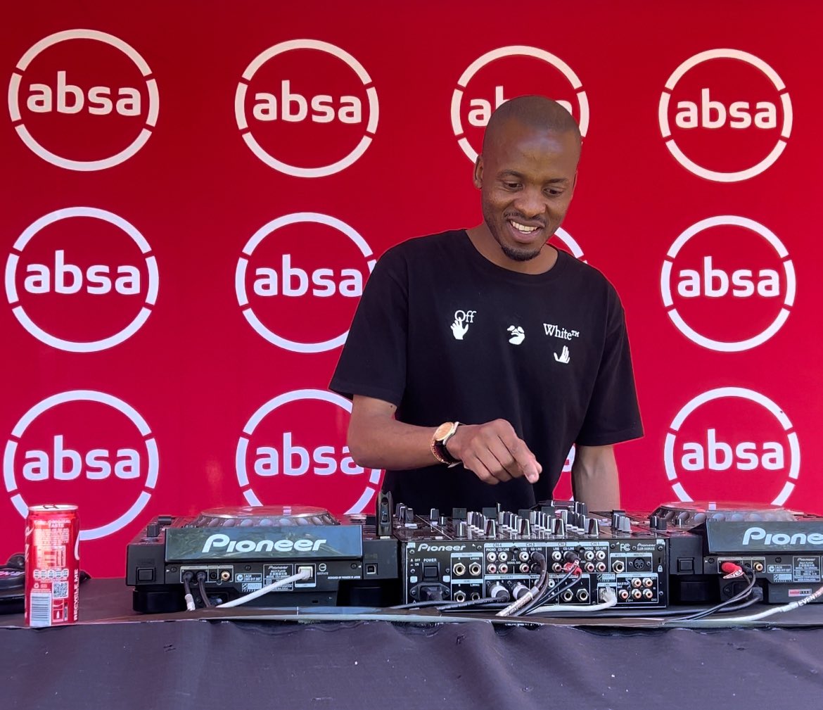 TheOfficialRhee's tweet image. #GeniusLevelTalent🎼✨