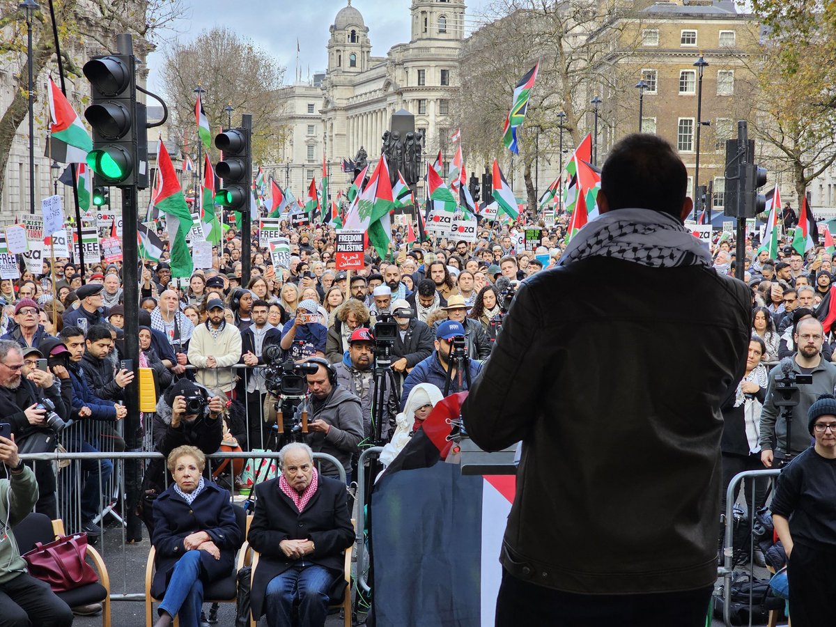 PSCupdates's tweet image. We have at least 125 000 supporters of Palestine in London today 🇵🇸🇵🇸🇵🇸