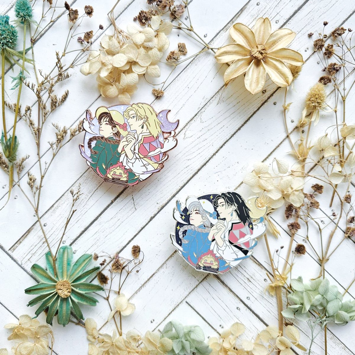 KoJikook's tweet image. ✨ Howl's Moving Castle Enamel Pins are now live on my Etsy shop! 

Check the Link in Bio to shop now! 💖

#enamelpins #pins #pinstagram #pingame #pingamestrong #pindesign #pindesigner #pinmaker #pincollector #kawaiiartist #kawaii #artist #cute  #shopdrop #ghilbipins #ghibli