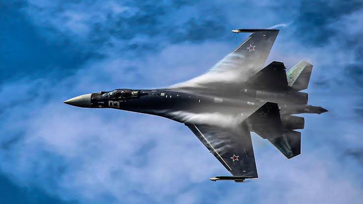 Partisan_12's tweet photo. 🇮🇷BREAKING 

Two Su-35 Super Flanker fighter jets have been delivered to Iran https://t.co/9KmdPHy5c1
