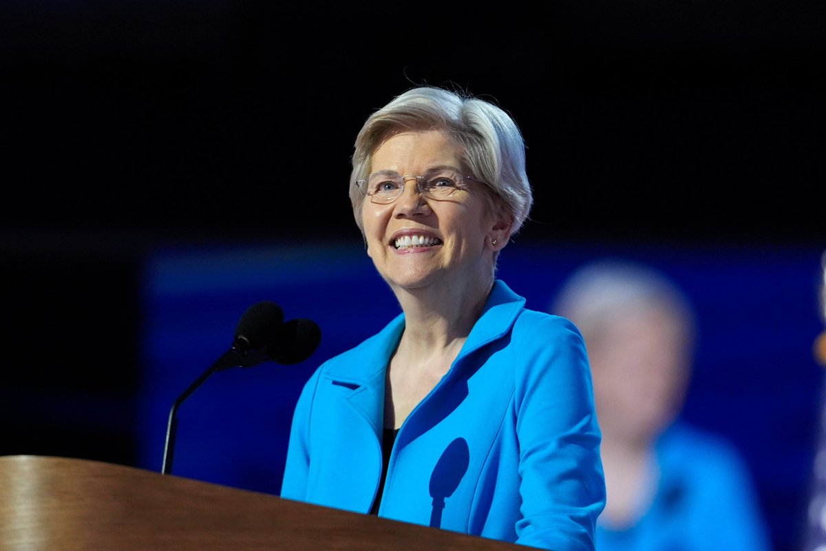 DisavowTrump20's tweet photo. Elizabeth Warren has never been afraid to stand up to corrupt billionaires - and she’s not stopping now. 

RETWEET if you are proud to stand with Elizabeth Warren! https://t.co/e0WDeOOZlz