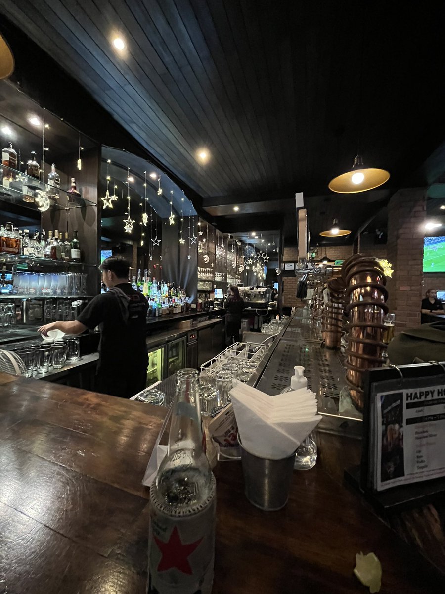 I don’t mind popping into a bar to have a drink by myself but when they start playing Radiohead christ does it get a bit depressing 😅