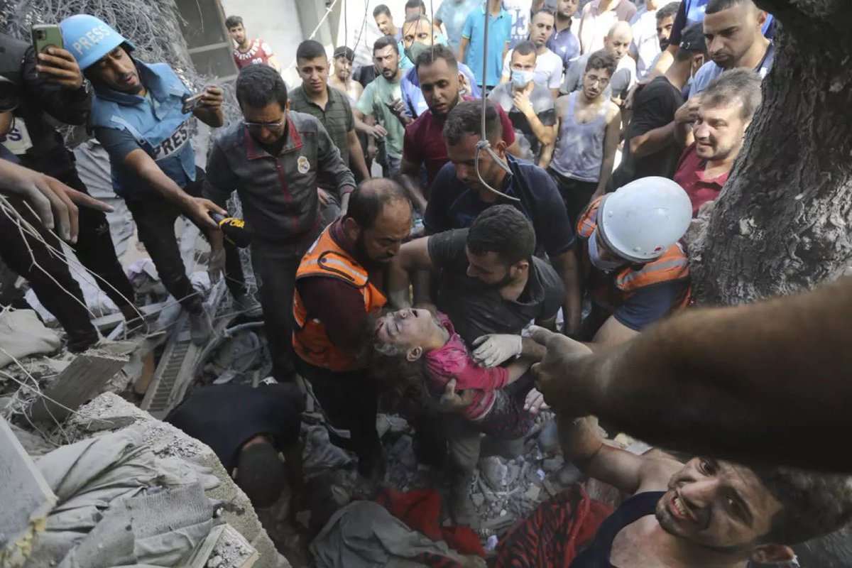 swilkinsonbc's tweet photo. The israelis have massacred 75+ Palestinian ppl in the bombing attacks on Beit Lahia in Gaza, targeting any building where civilians may be sheltering https://t.co/1B1ycYXmTU