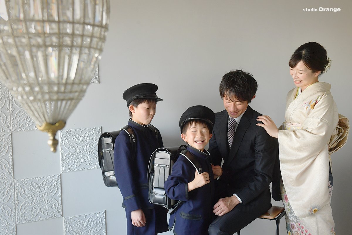 せっかくの入学式。
家族揃っての写真を撮りたい！と思ったお母様は、ぜひこちらのブログをご覧くださいね。
s-orange.jp/.../nara-enrol…
#入学式　#家族写真　#ファミリーフォト