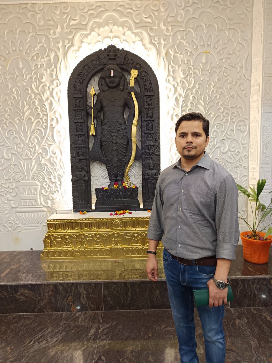 Rahul_atiksh's tweet photo. हम राम जी के, राम जी हमारे🙏🏻 https://t.co/nCHUaeId4Y