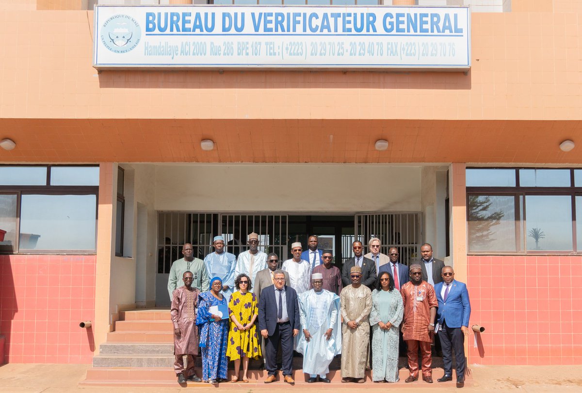 Le Vérificateur Général,M. Samba Alhamdou BABY, a présenté le vendredi 29 novembre 2024 son Rapport annuel, condensé des synthèses de 50 rapports individuels de vérification, aux Partenaires Techniques et Financiers.Les PTF lui ont marqué leur satisfaction et leur accompagnement.