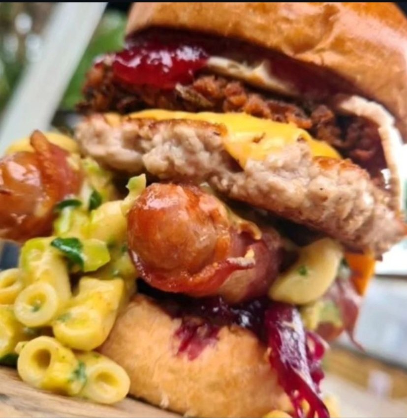 Special

Dexmas Burger

Sausage meat Pattie,  Stuffing, Cheese, Turkey, Red Cabbage, Pigs in Blankets, Brussels Sprout Mac and Cheese, Cranberry Ketchup with Sage and onion Fries.🧑‍🎄🌲

£20
Available until 21st December