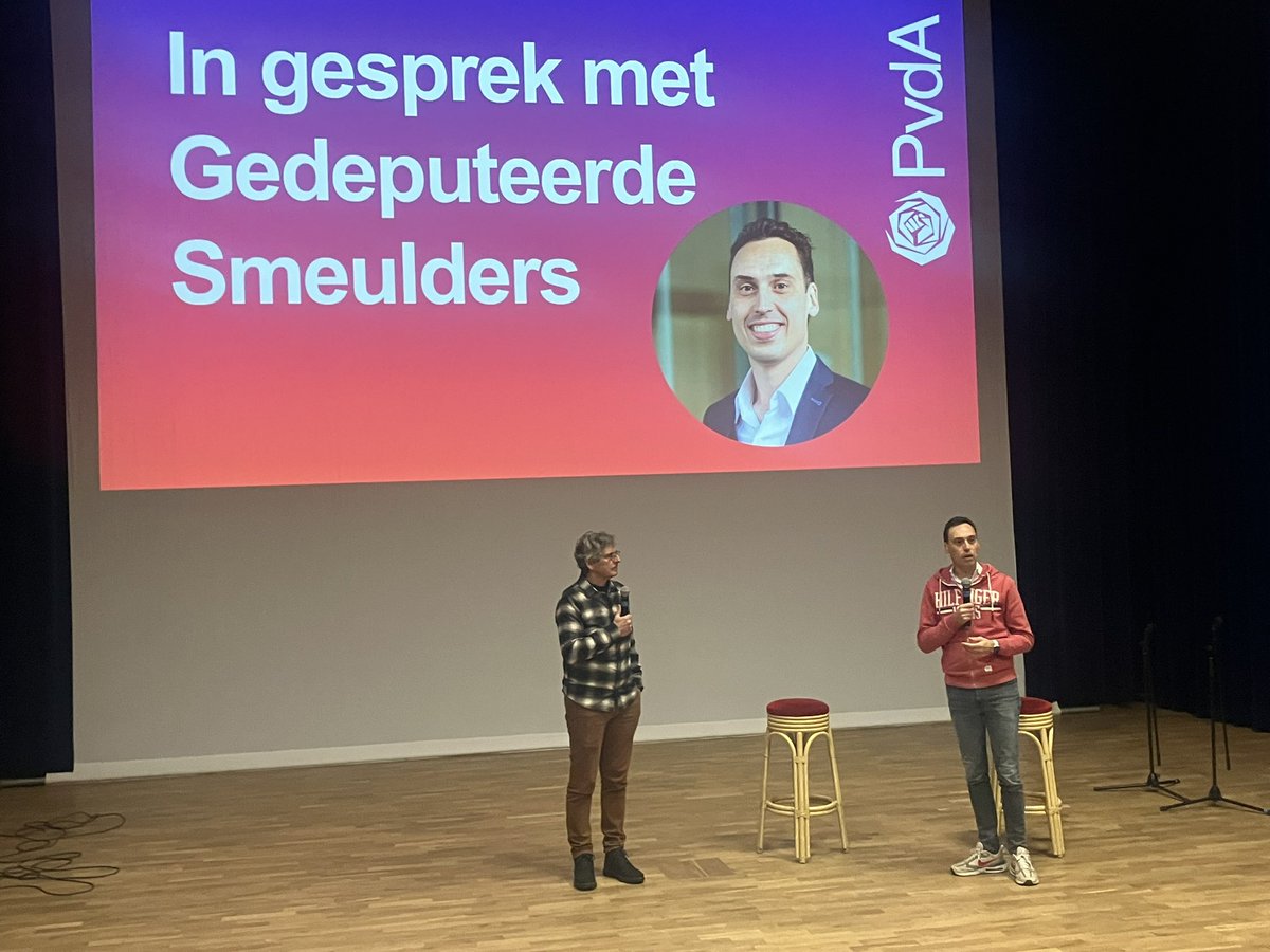 Ward Deckers (@warddeckers) on Twitter photo Na de debatten in <a href="/PSBrabant/">Provinciale Staten Noord-Brabant</a> gisteren vandaag in gesprek met de leden van <a href="/pvdabrabant/">PvdA Brabant</a> in het mooie <a href="/Annatheater/">Annatheater</a> in Helmond. <a href="/stijnsmeulders/">Stijn Smeulders</a> trapt af om uit te leggen hoe we in Brabant doen wat nodig is als het kabinet vooral druk is met zichzelf! Na de debatten in <a href="/PSBrabant/">Provinciale Staten Noord-Brabant</a> gisteren vandaag in gesprek met de leden van <a href="/pvdabrabant/">PvdA Brabant</a> in het mooie <a href="/Annatheater/">Annatheater</a> in Helmond. <a href="/stijnsmeulders/">Stijn Smeulders</a> trapt af om uit te leggen hoe we in Brabant doen wat nodig is als het kabinet vooral druk is met zichzelf!