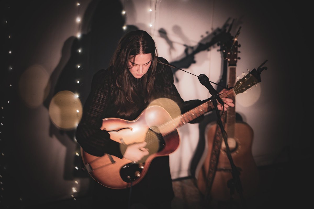 josienneclarke's tweet photo. 📸 by @abowmanclarke of the artiste on tour
@globeathay @thebeaconarts
#newalbum #independentartist #indiefolk #indiefolkqueen #sadsongs #femalesinger #femalesingersongwriter #melancholy #vinyl #poems #poetry #poetic #melancholy #josienneclarke #tourdates #gigphotography https://t.co/HvADYiJTKX