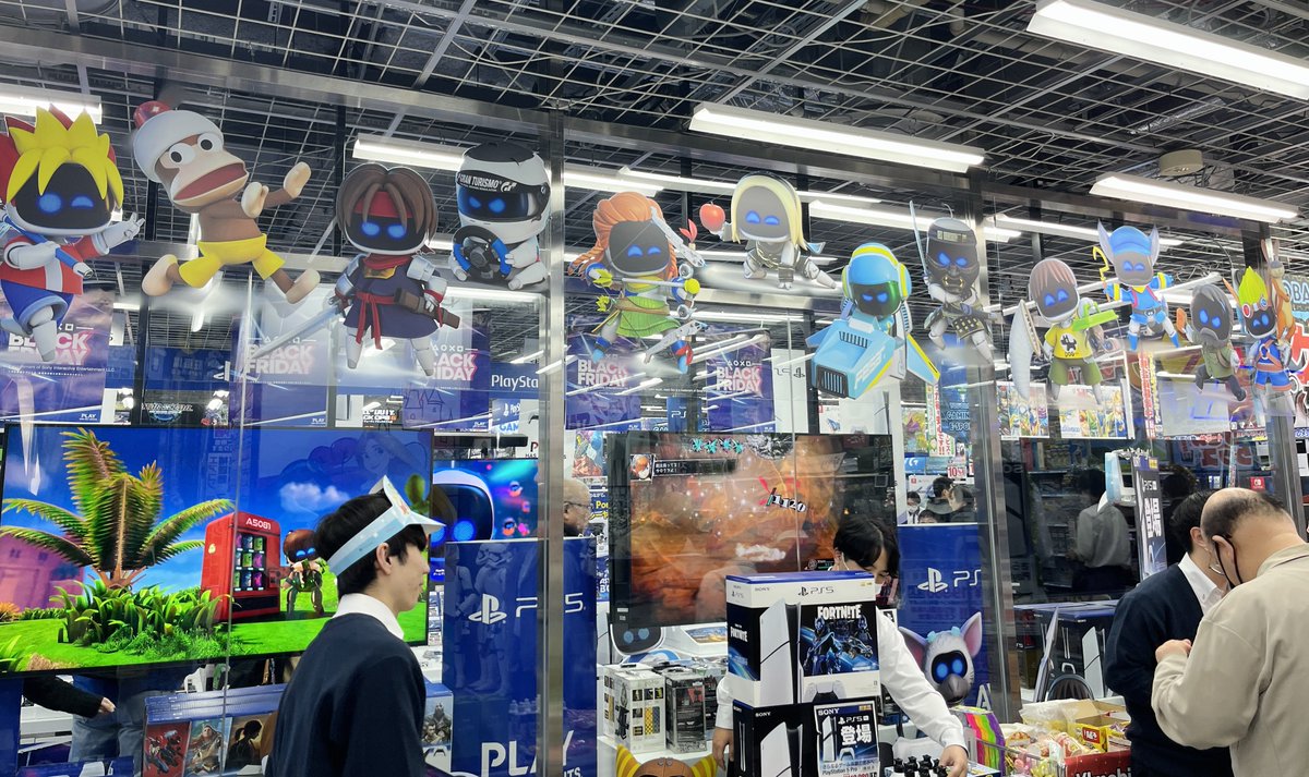 Genki_JPN's tweet image. Astro Bot VIP Bots in Akihabara! #AstroBot