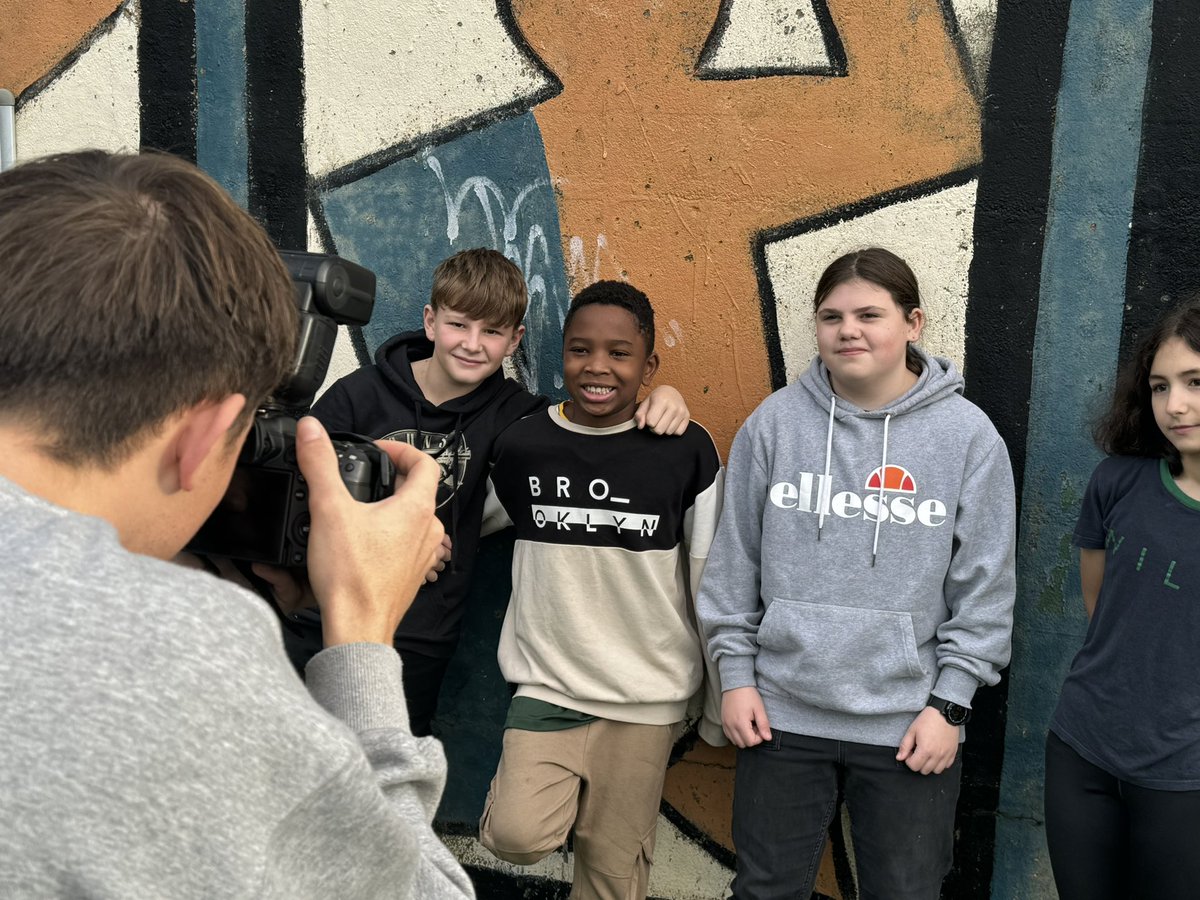 Mor gyffrous i barhau gyda #LittleGigsBach i mewn i flwyddyn newydd i Strategaeth Cerddoriaeth Dinas Caerdydd. Mwy o berfformwyr ifanc yn derbyn hwb ar eu taith i'r diwydiant. Diolch <a href="/ThePrinthaus/">The Printhaus</a> <a href="/cerddcf/">CF Music Education/Addysg Gerdd CF</a> ac OsianCreate (Insta) Diwrnod gwych yn <a href="/chaptertweets/">Chapter Arts Centre</a>