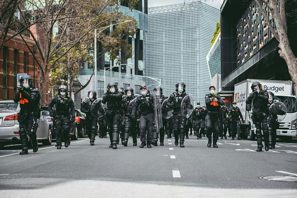 BethanyCherisse's tweet photo. While Victoria Police are walking off the job because they want better pay, this is what I remember. #neverforget https://t.co/Jg0kayf23J