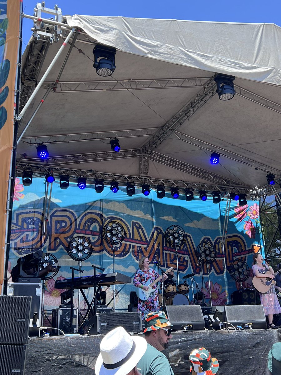 TheGautrain's tweet photo. Weekend vibes. Free midibus service for Gautrain passengers between Hatfield & Pretoria Botanical Gardens for the annual #droomlandfees π΅ bring your #danshare & #gees - what a way to end November!!!! Standard Gautrain Ts & Cs, train & parking fares apply #gautrainjourneys https://t.co/tSJDRaXqH1
