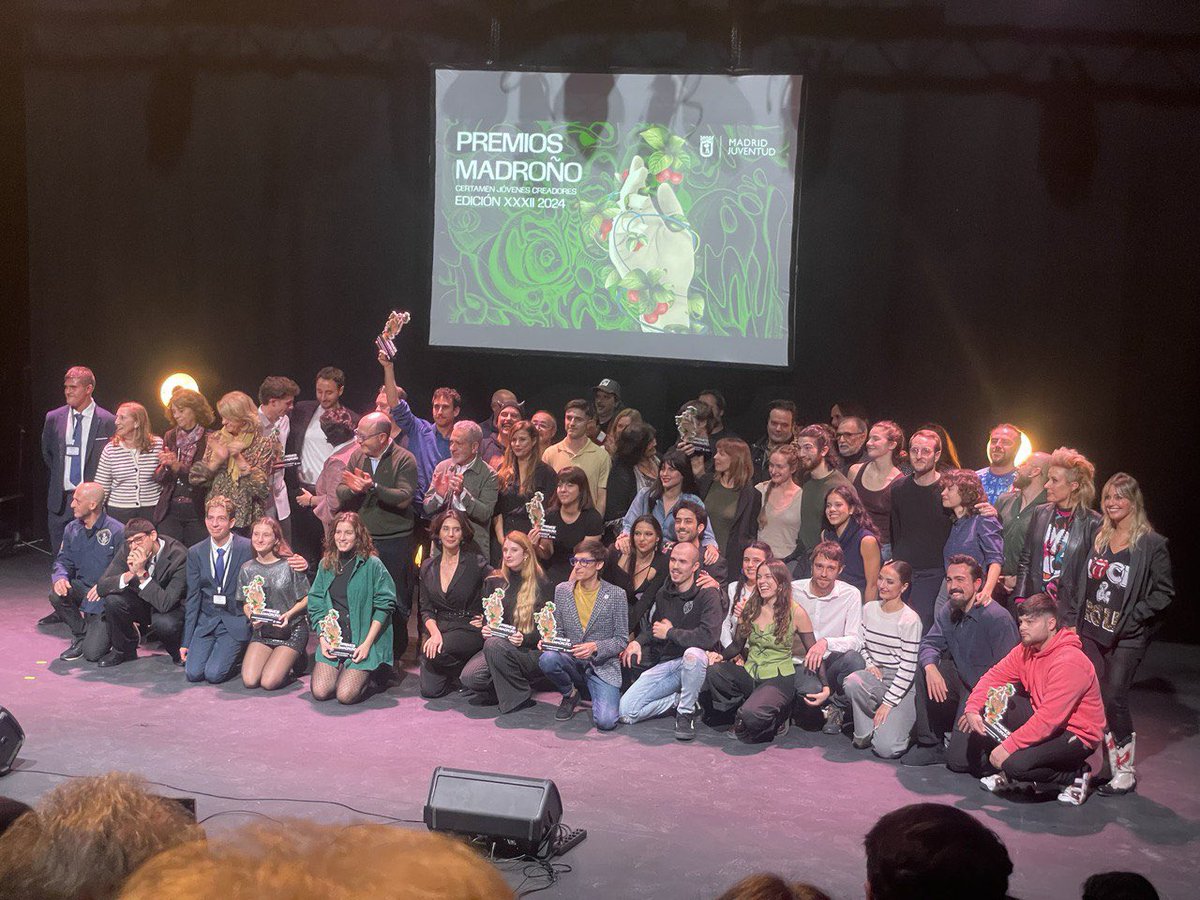 Ayer se entregaron los Premios Madroño (<a href="/madridescenicas/">Certamen Jóvenes Creadores</a>). Felicidades, hijo ❤️