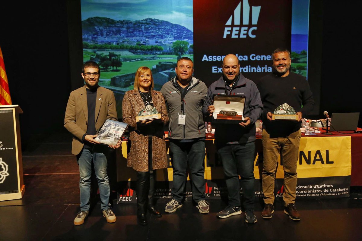 ⛰️ El Teatre de #Roses és la seu de  l’Assemblea de la <a href="/FEEC_cat/">FEEC</a>, organitzada pels <a href="/CabirolsRoses/">Cabirols Roses</a>. 

✅ Amb ➕ de 400 entitats convocades de tot Catalunya

🎙️El diputat de la #DdGi Joan Plana participa en la benvinguda.